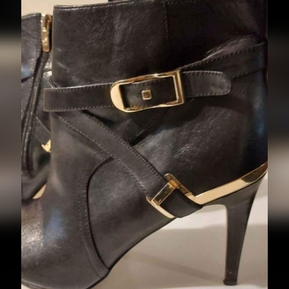 MARC FISHER-  BLACK ANKLE BOOTIES - Picture 3 of 4